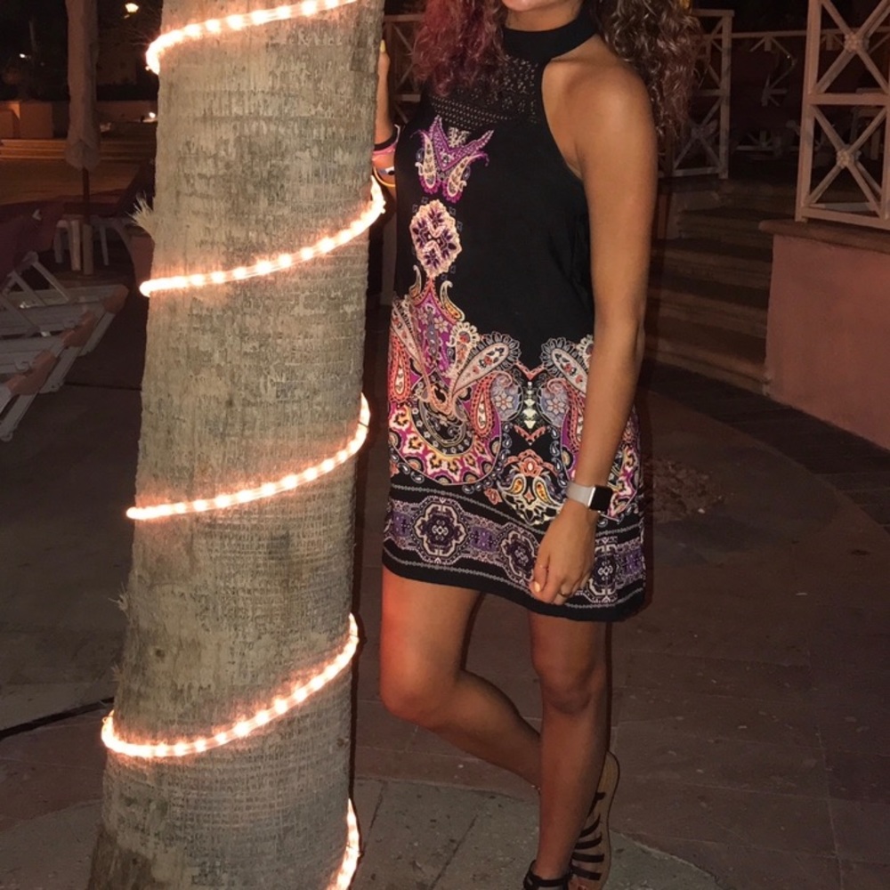 Fun pattern dress - Picture 2 of 7